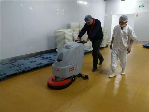 南宁食品厂为提高环境卫生投入使用南宁洗地机